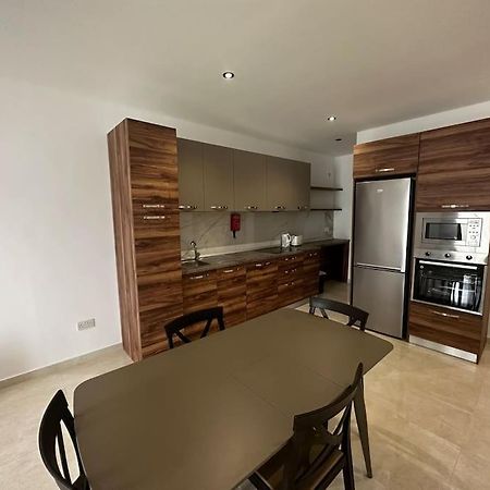 Bright 1 Bedroom Apartment In Noah Apartments, Gzira Esterno foto