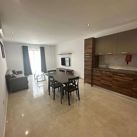 Bright 1 Bedroom Apartment In Noah Apartments, Gzira Esterno foto