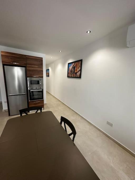 Bright 1 Bedroom Apartment In Noah Apartments, Gzira Esterno foto